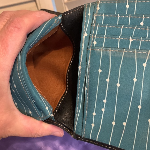 Fossil Navy and Mustard Leather Wallet - Picture 5 of 8